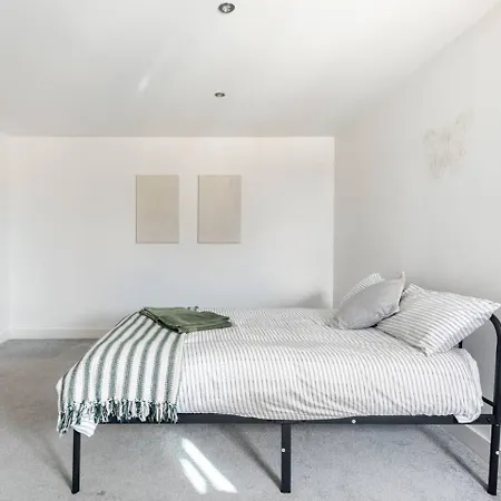 Luxurious 3-Bed Penthouse In Sheffield Apartment Handsworth Exterior photo