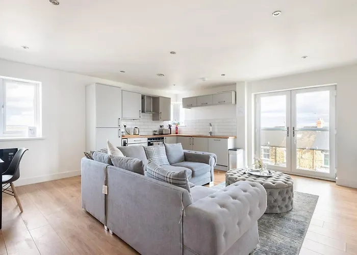 Luxurious 3-Bed Penthouse In Sheffield