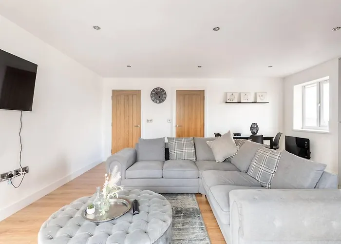 Luxurious 3-Bed Penthouse In Sheffield