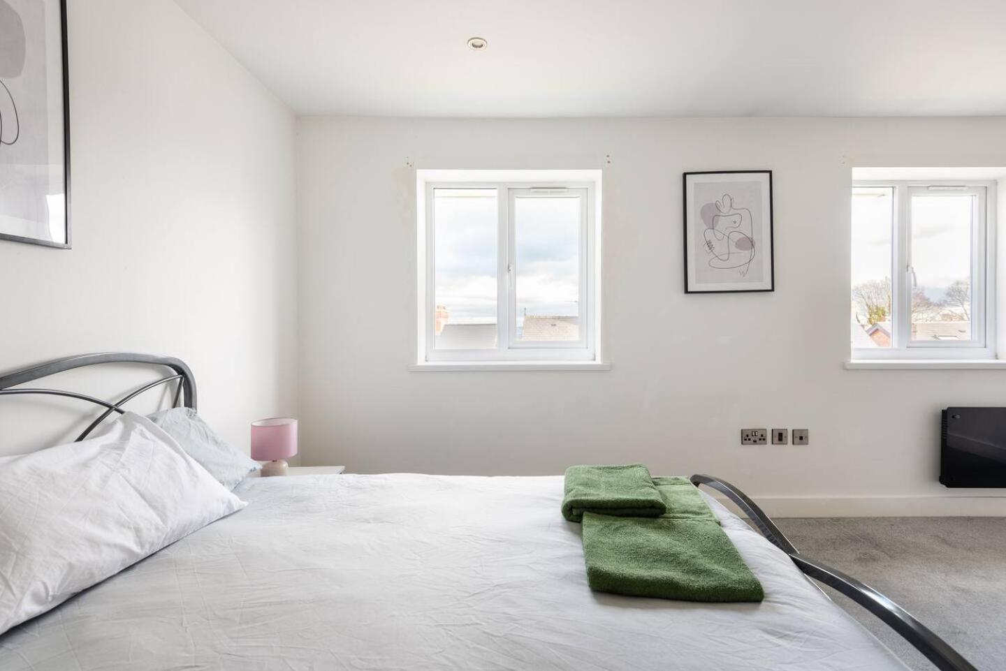 Luxurious 3-bed Penthouse In Sheffield Apartment Handsworth