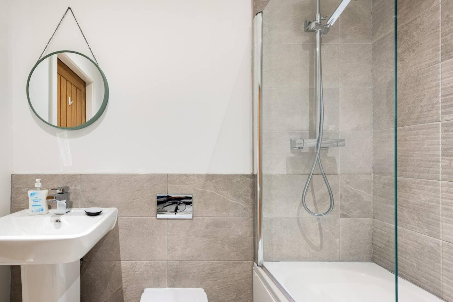 Luxurious 3-bed Penthouse In Sheffield Handsworth
