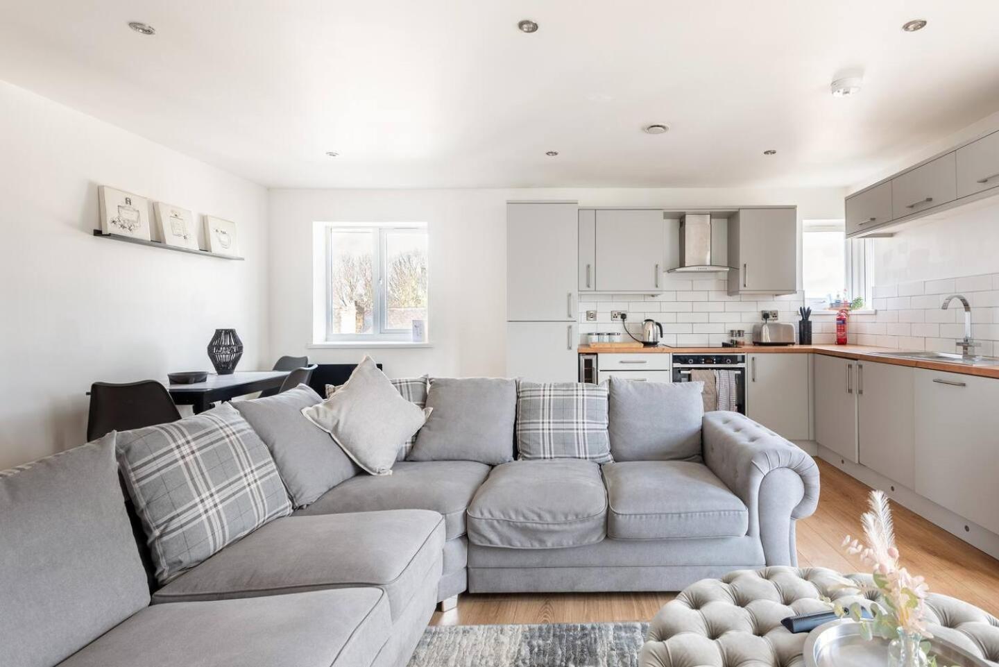 Luxurious 3-bed Penthouse In Sheffield Handsworth